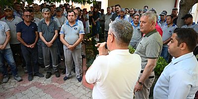 Başkan Topaloğlu belediye personeli ile bayramlaştı