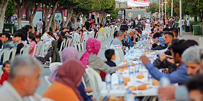 Başkan Yücel'in iftar sofrası Konaklı'da vatandaşlarla buluştu