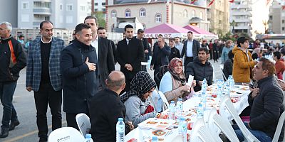 Başkan Yücel Mahmutlarlılarla iftar sofrasında buluştu