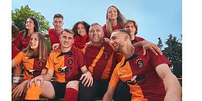 Galatasaray 2022-2023 sezon formalarını tanıttı