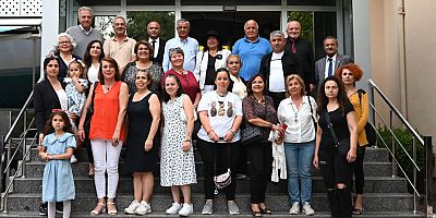 Kemer Belediyesi Gönüllü Halk Korosu’ndan Başkan Topaloğlu’na teşekkür ziyareti