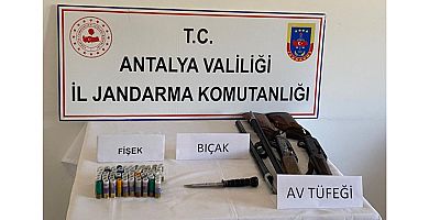 Kontrol noktasında durdurulan araçta ruhsatsız av tüfeği ele geçirildi