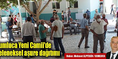Kumluca Yeni Camii'de geleneksel aşure dağıtımı
