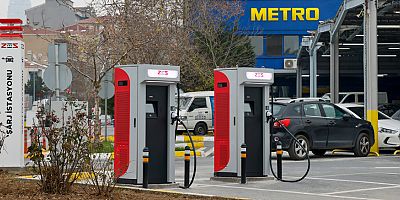 Metro Türkiye, Antalya’daki Mağazalarında Elektrikli Araç Sahipleri İçin Şarj İmkânı Sunuyor