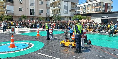 Trafikte Okul Jandarma El Ele ve Trafik Dedektifleri Eğitimi Projesi Kapsamında Uygulamalı Eğitim