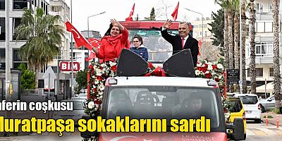 Zaferin coşkusu Muratpaşa sokaklarını sardı