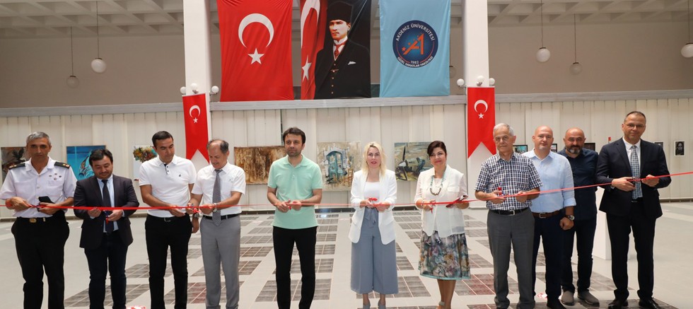 15 Temmuz Demokrasi ve Milli Birlik Günü Davetli Ulusal Karma Sergisi açıldı