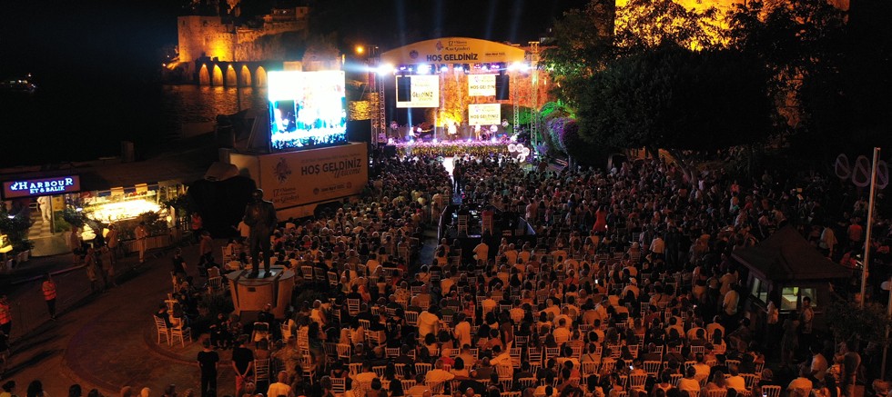 17. Alanya Uluslararası Caz Festivali muhteşem performanslarla başladı