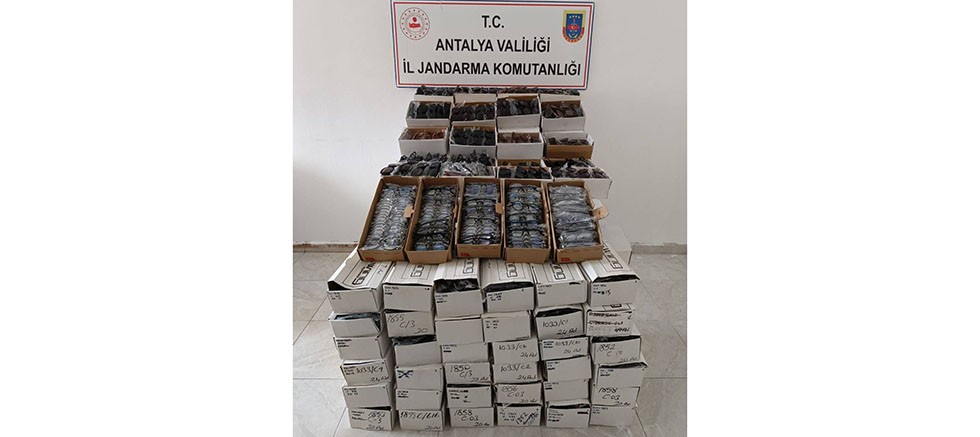 2 bin 500 adet kaçak güneş gözlüğü ele geçirildi