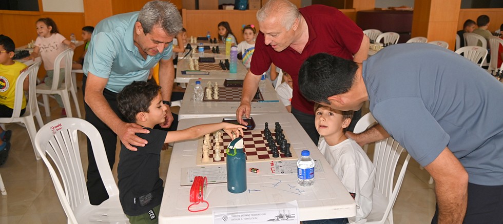 23 Nisan Satranç Turnuvası Manavgat'ta başladı