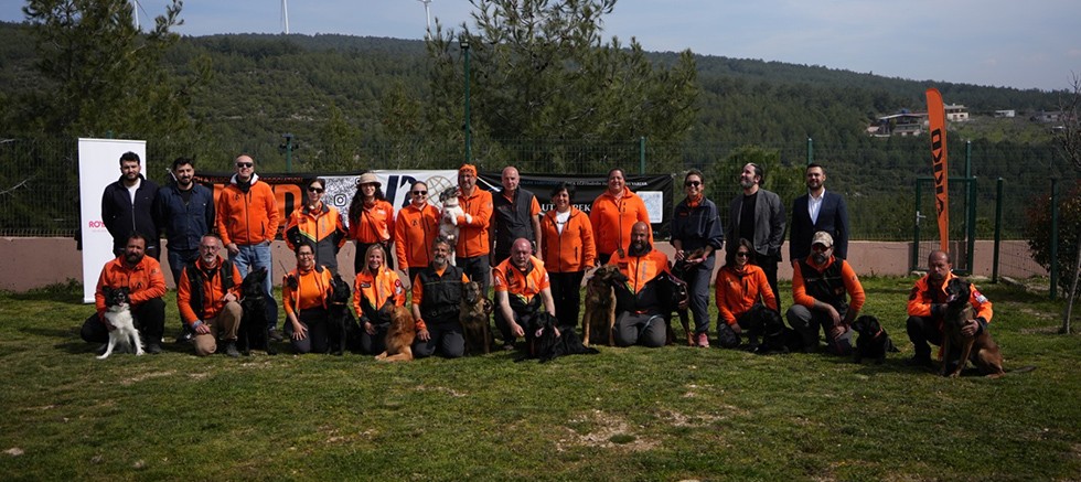 Afetlerde Umut Işığı: Arama Kurtarma Köpekleri