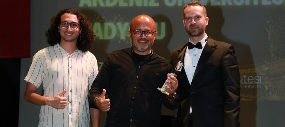 AKDENİZUNIFM En İyi Üniversite Radyosu Seçildi