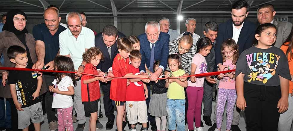 Akkent Mahallesi de kapalı pazaryeriyle buluşturuldu