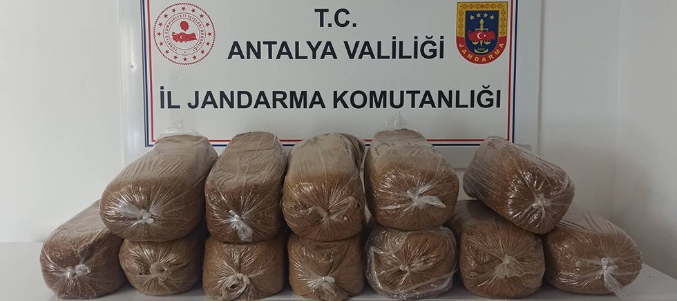 Aksu, Alanya ve Demre İlçelerinde Kaçak Tütün Operasyonu