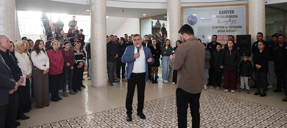 Aksu Belediye Başkanı İsa Yıldırım personeliyle bayramlaştı