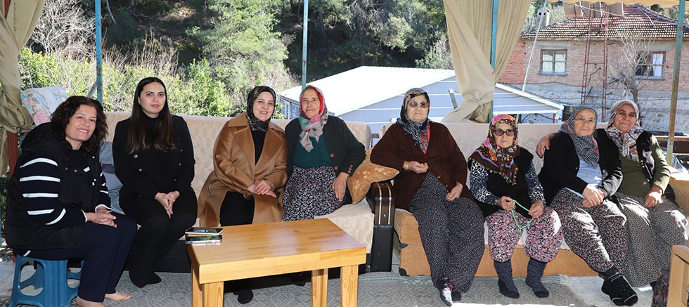 Aksu Belediyesi'nden Kurul ailesine taziye ziyareti