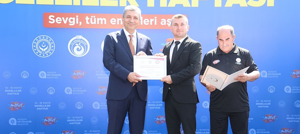Aksu Belediyesi'ne Erişilebilirlik Ödülü