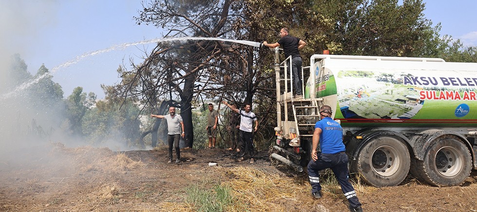 Aksu Cumhuriyet Mahallesinde yangın