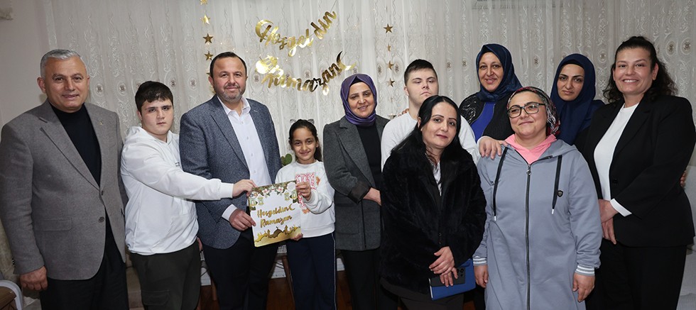 Aksu'da gönül seferberliği: Dertlere ortak, yaralara merhem oluyoruz