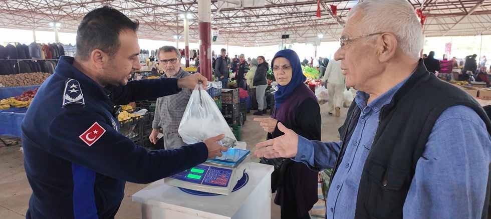 Aksu'da güvenli alışveriş için pazar yerlerinde kontrol terazisi uygulaması başladı