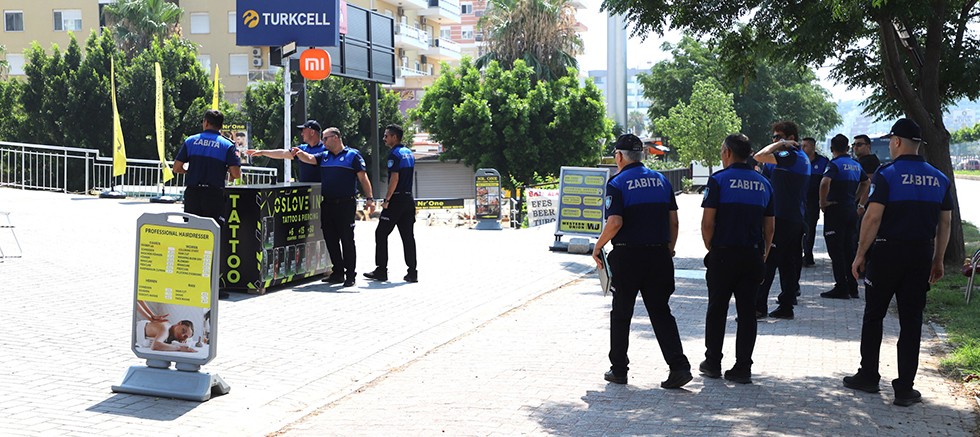 Aksu'da kaldırım işgallerine yönelik denetim