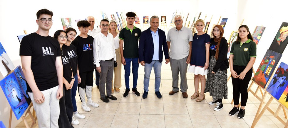 Aksulu öğrenciler Muratpaşa’da sergi açtı