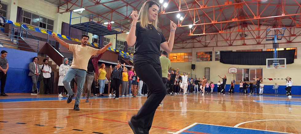 Alanya Belediyesi 3. Dönem Zeybek Kursları başladı