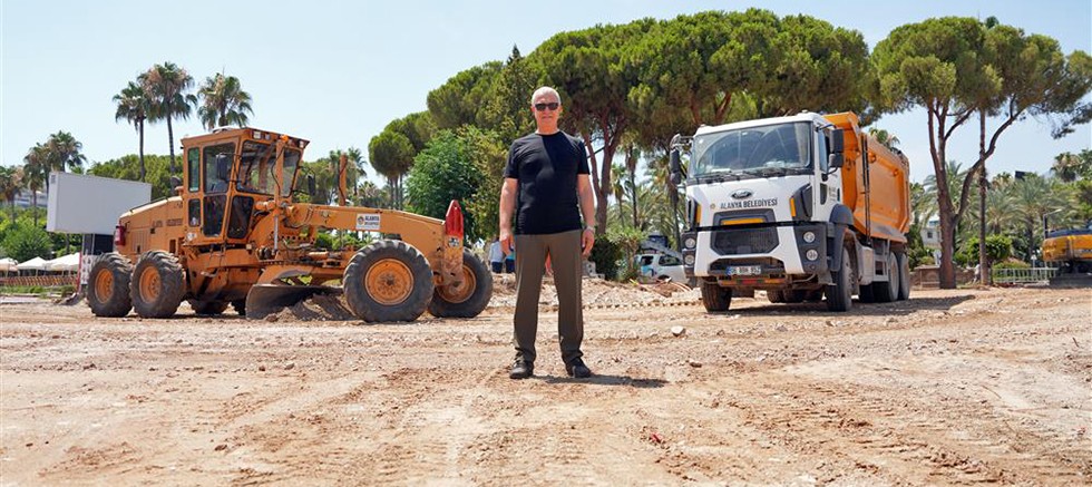 Alanya Belediyesi'nden İskele'de trafik sorununa neşter