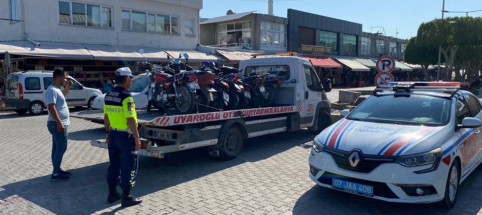 Alanya'da motosiklet kontrolü