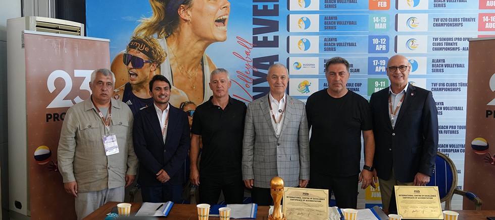 Alanya, dünya plaj voleybolunun merkezi oluyor