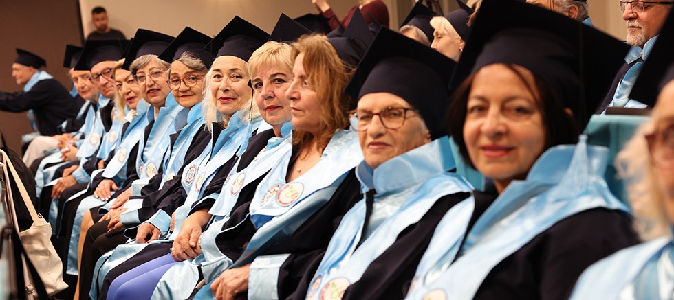 ALKÜ 60+ Tazelenme Üniversitesi'nde yeni dönem kayıtları başladı