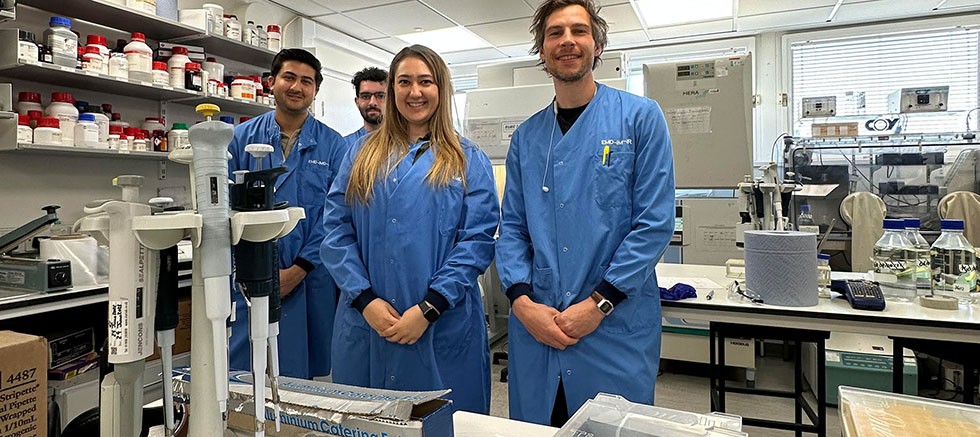 ALKÜ'lü bilim insanı Parkinson için Oxford'da