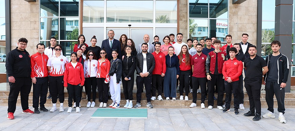 ALKÜ'nün gururları Rektör Türkdoğan ile buluştu