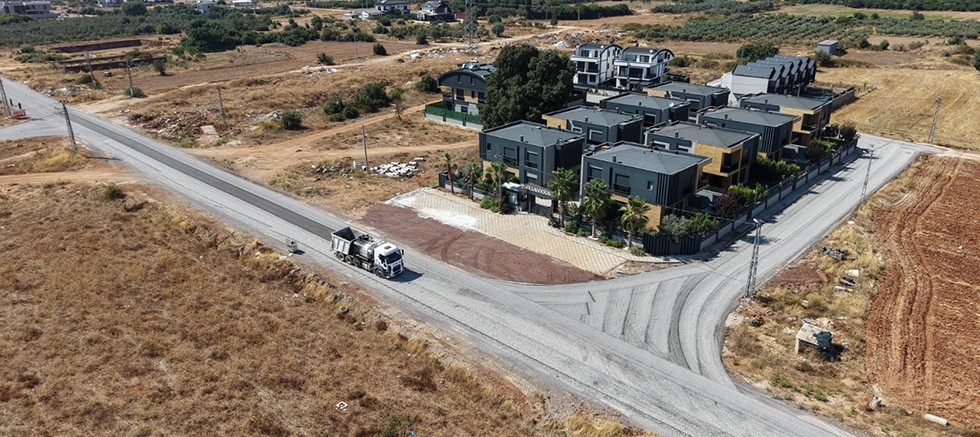 Altınkale Mahallesi’nde Kapsamlı Sathi Asfalt Çalışması
