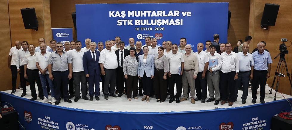 Antalya Büyükşehir Belediye Başkan Vekili Büşra Özdemir Kaş’ta muhtarları dinledi