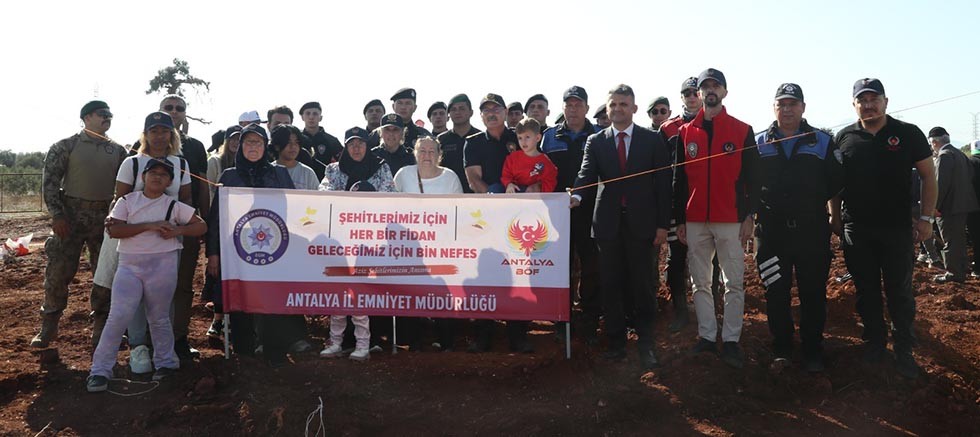 Antalya’da Fidanlar Toprakla Buluştu