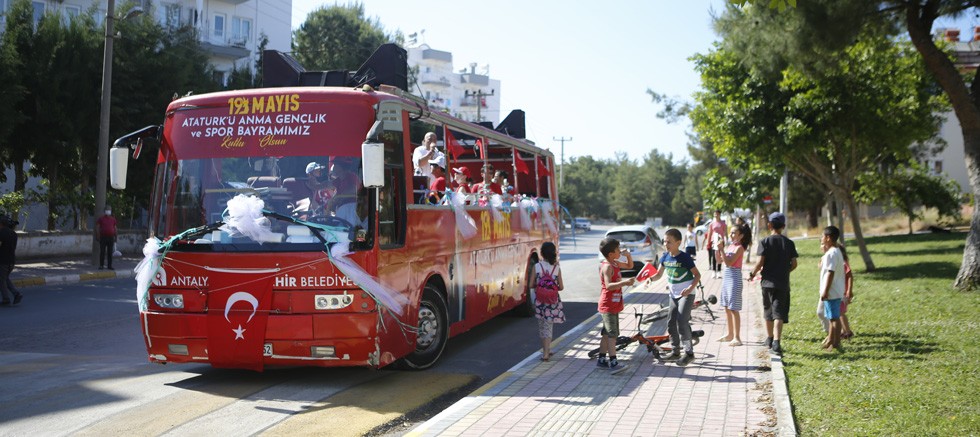 Antalya’nın dört bir yanında 19 Mayıs coşkusu sürüyor