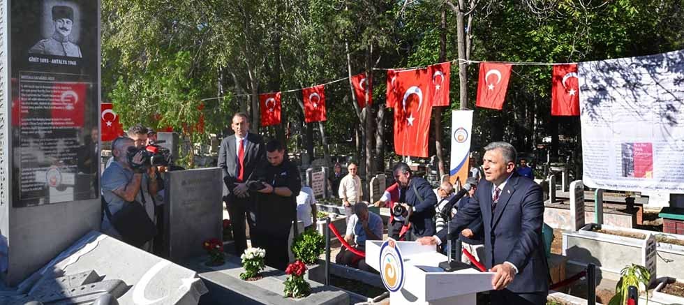 Antalya'nın Kahramanı Mustafa Ertuğrul Aker'in anıt mezarı törenle açıldı