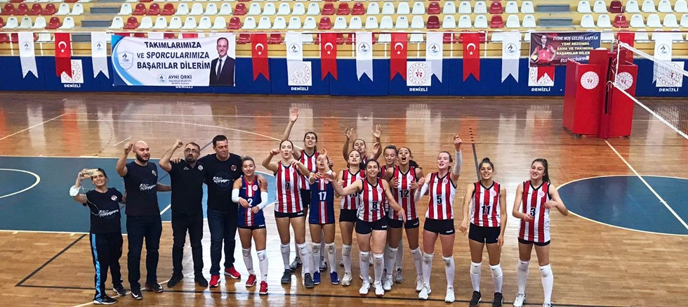 Antalyaspor Voleybol Takımı sezona galibiyet ile başladı