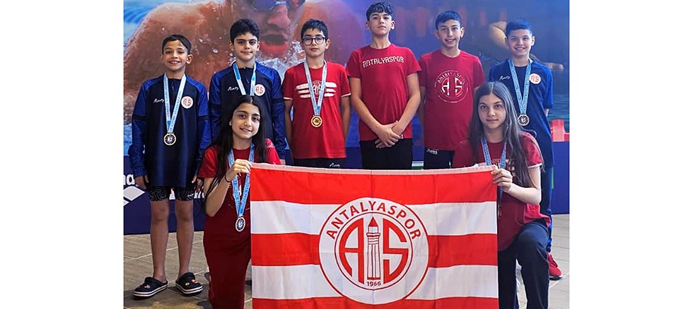 Antalyasporlu Minik Yüzücü Gelişim Ligi Finalinde 4 Derece Elde Etti