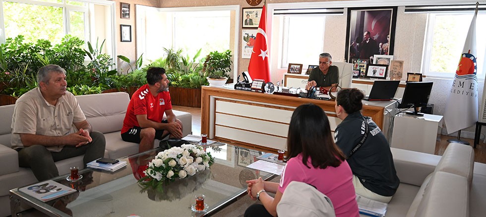 Antrenörlerden Başkan Topaloğlu’na ziyaret