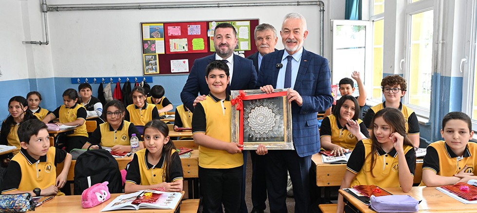 Başkan Başdeğirmen, 5. sınıflar başkanının seçim vaadini yerine getirdi