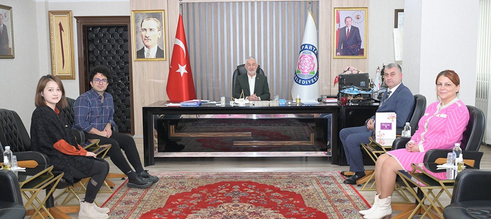 Başkan Başdeğirmen’in tanıtım desteği Isparta gülünü Çin’e taşıdı