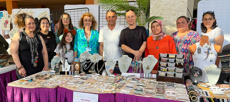 Başkan Kara, Hayat Boyu Öğrenme Sergisini ziyaret etti