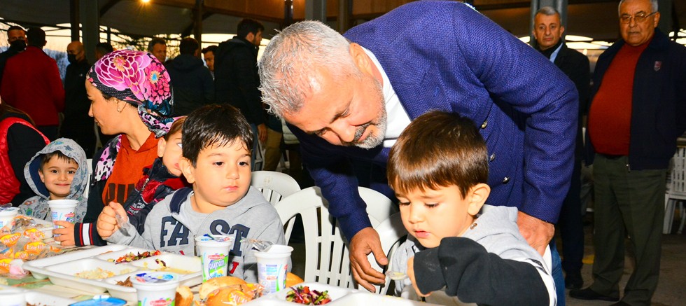 Başkan Sözen'in iftar yemekleri Manavgat halkını birleştiriyor