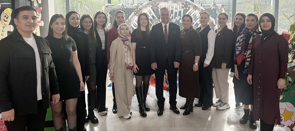 Başkan Topaloğlu’ndan kreşe yeni yıl ziyareti 