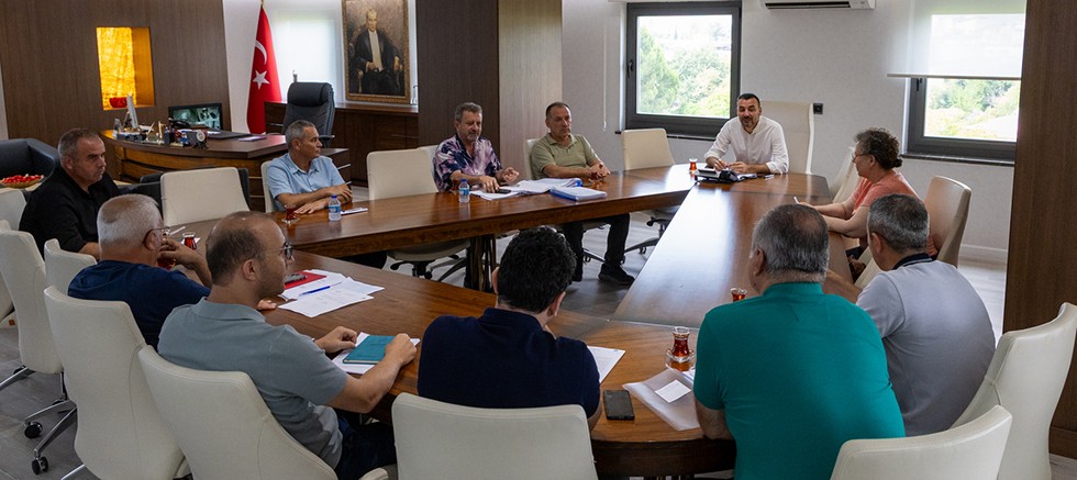 Başkan Vekili Av. Mehmet Çiçek, ilk encümen toplantısını gerçekleştirdi