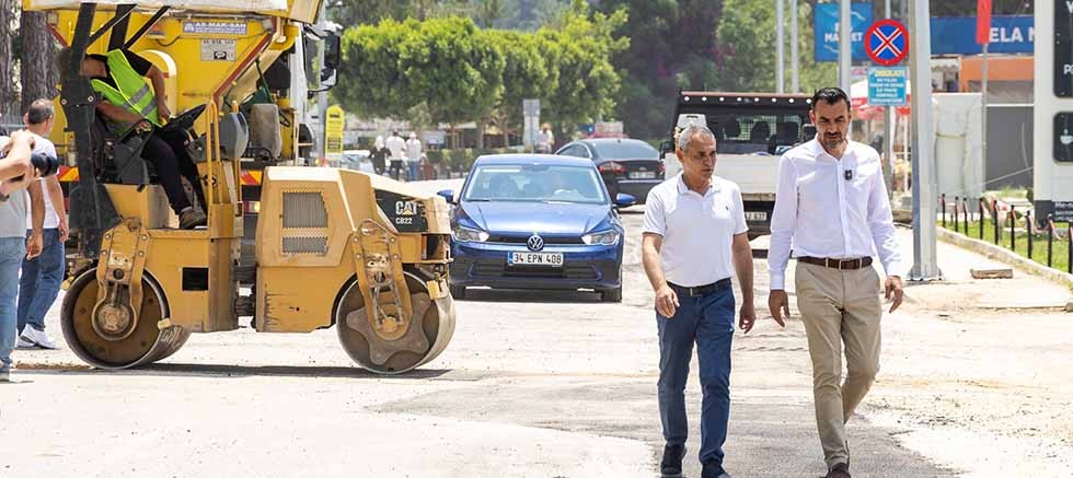 Başkan Vekili Çiçek asfalt çalışmalarını yerinde inceledi