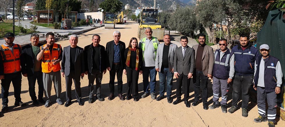 Başkan Vekili Özdemir asfalt çalışmalarını yerinde inceledi
