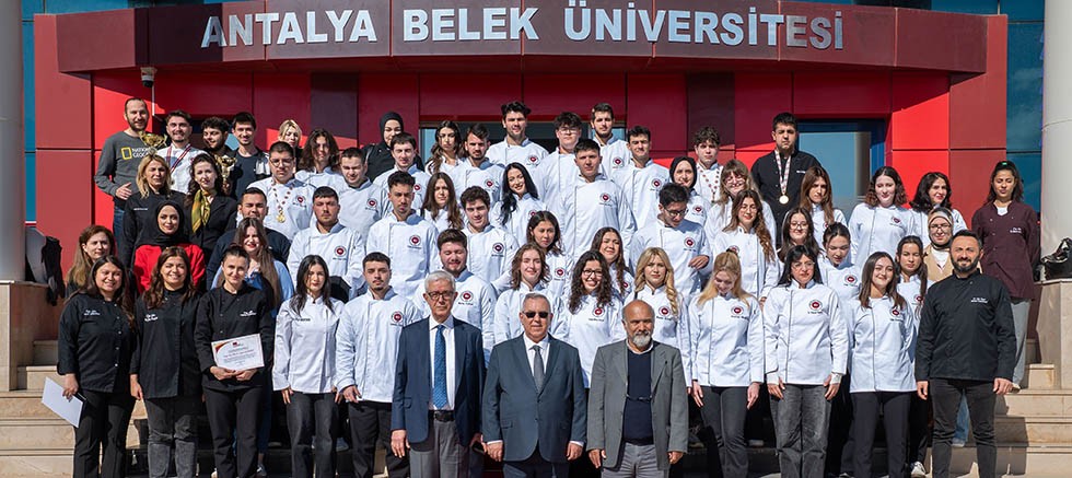 Belek'te geleceğin şefleri ceket giydi